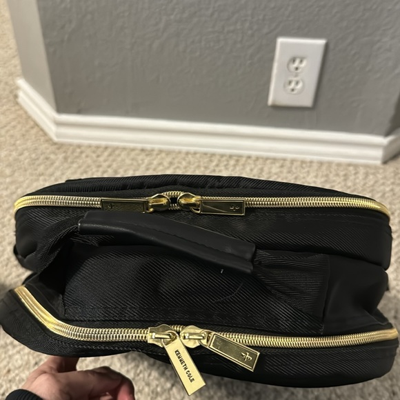 Kenneth Cole Reaction backpack - Picture 3 of 11